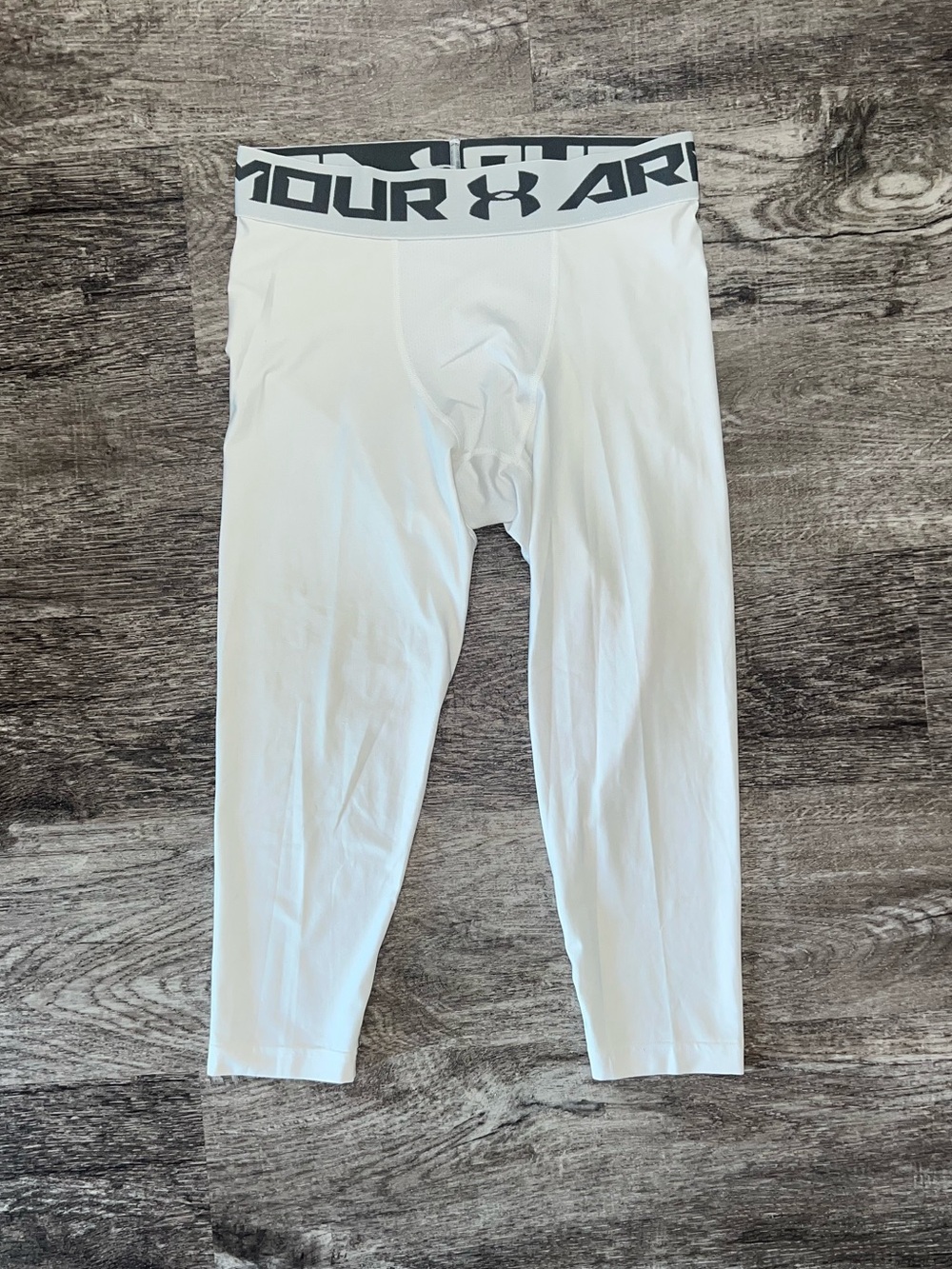 Under Armour HeatGear White 3/4 Length Sport Compression Leggings Youth Large